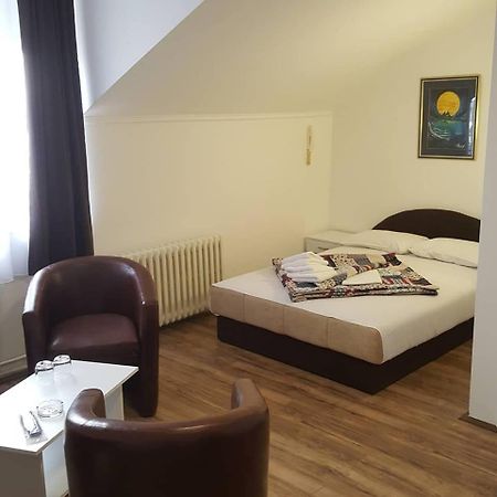 Jet Set Prenociste Rooms Novi Sad Exterior foto